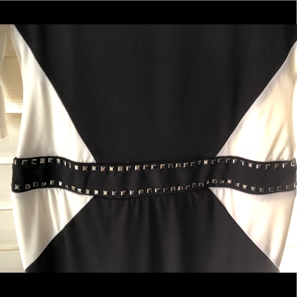 Roxberi Studio Dress - Picture 6 of 6